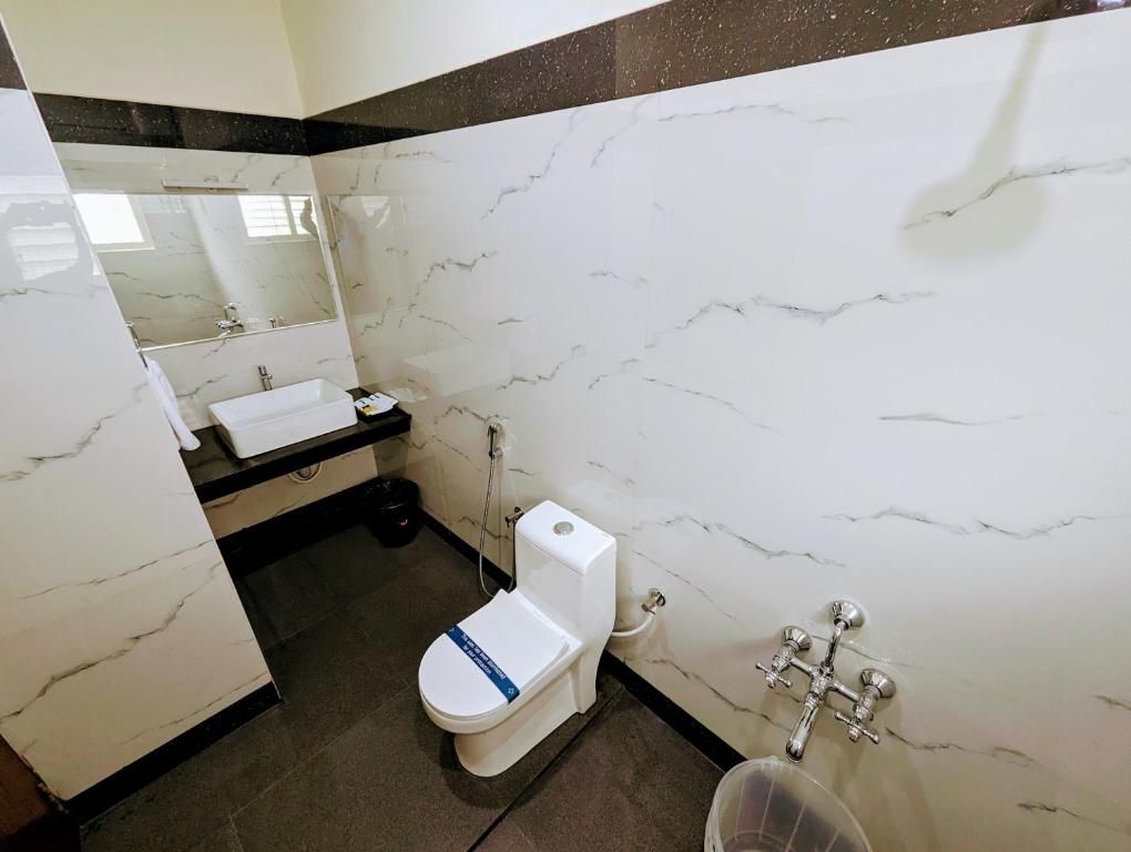 TPC Champor Deluxe Twin Room 4