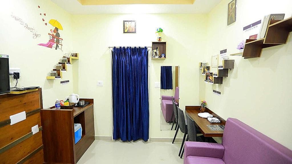 Base9 Cochin Airport Hotel Deluxe Double Room 33