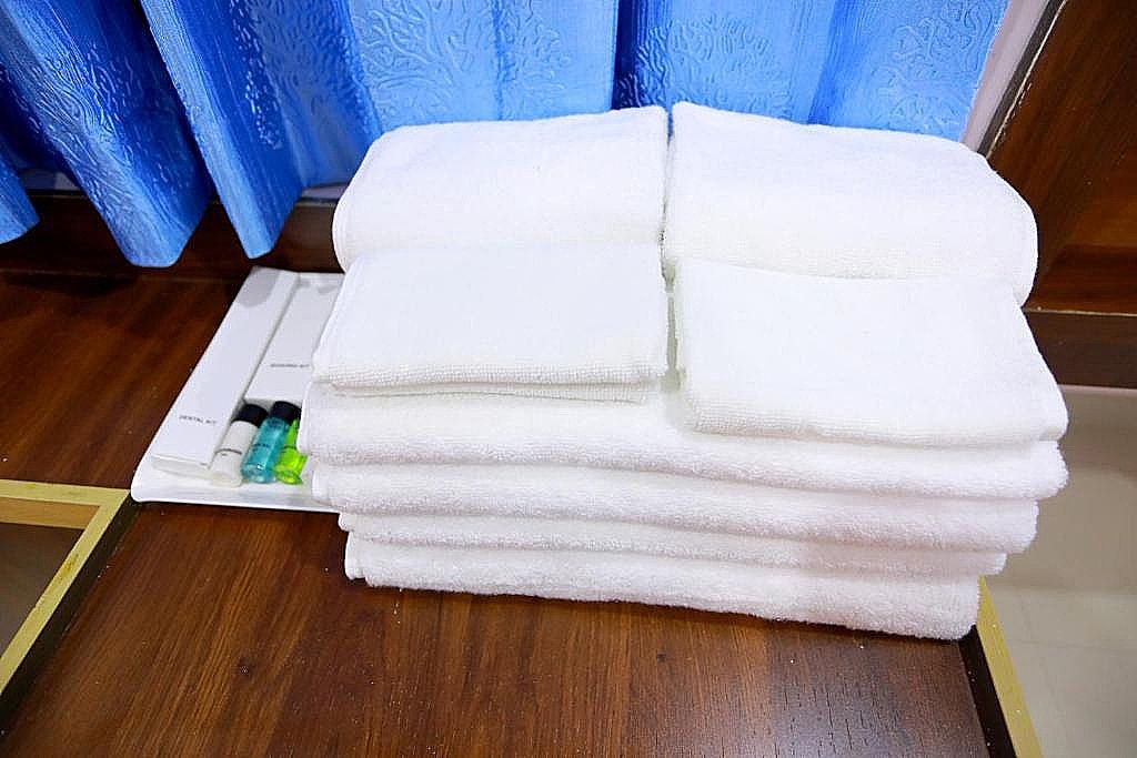 Base9 Cochin Airport Hotel Deluxe Double Room 23