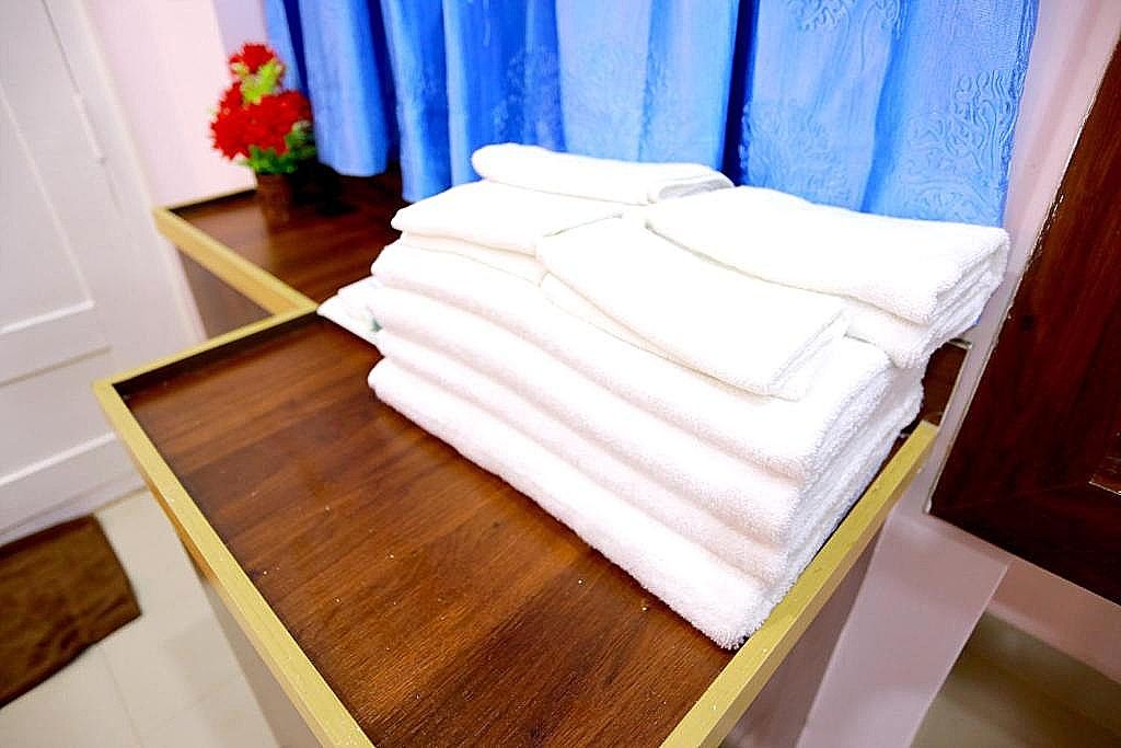 Base9 Cochin Airport Hotel Deluxe Double Room 34