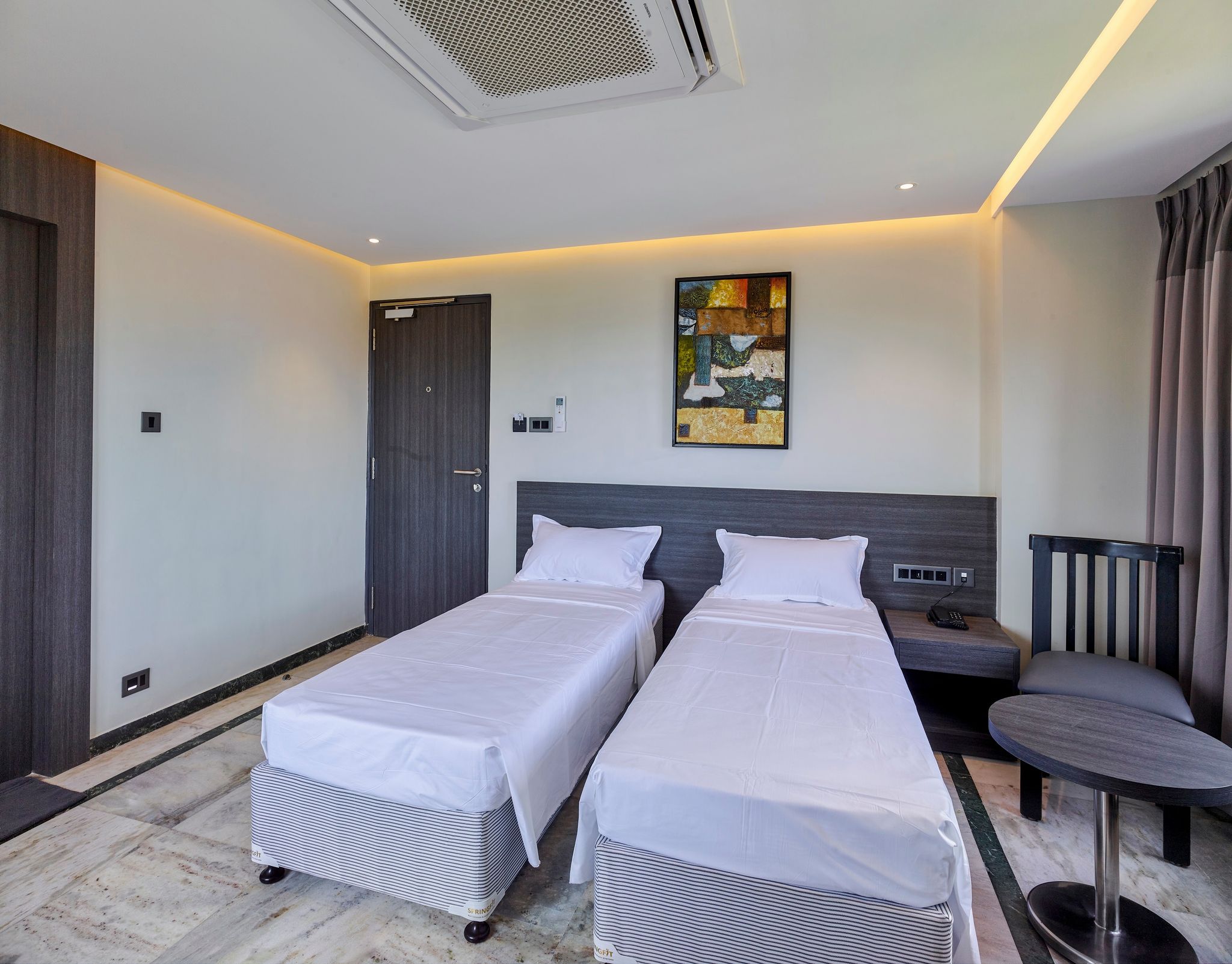 Ariya Nivaas A Vegetarian Hotel Deluxe AC 2