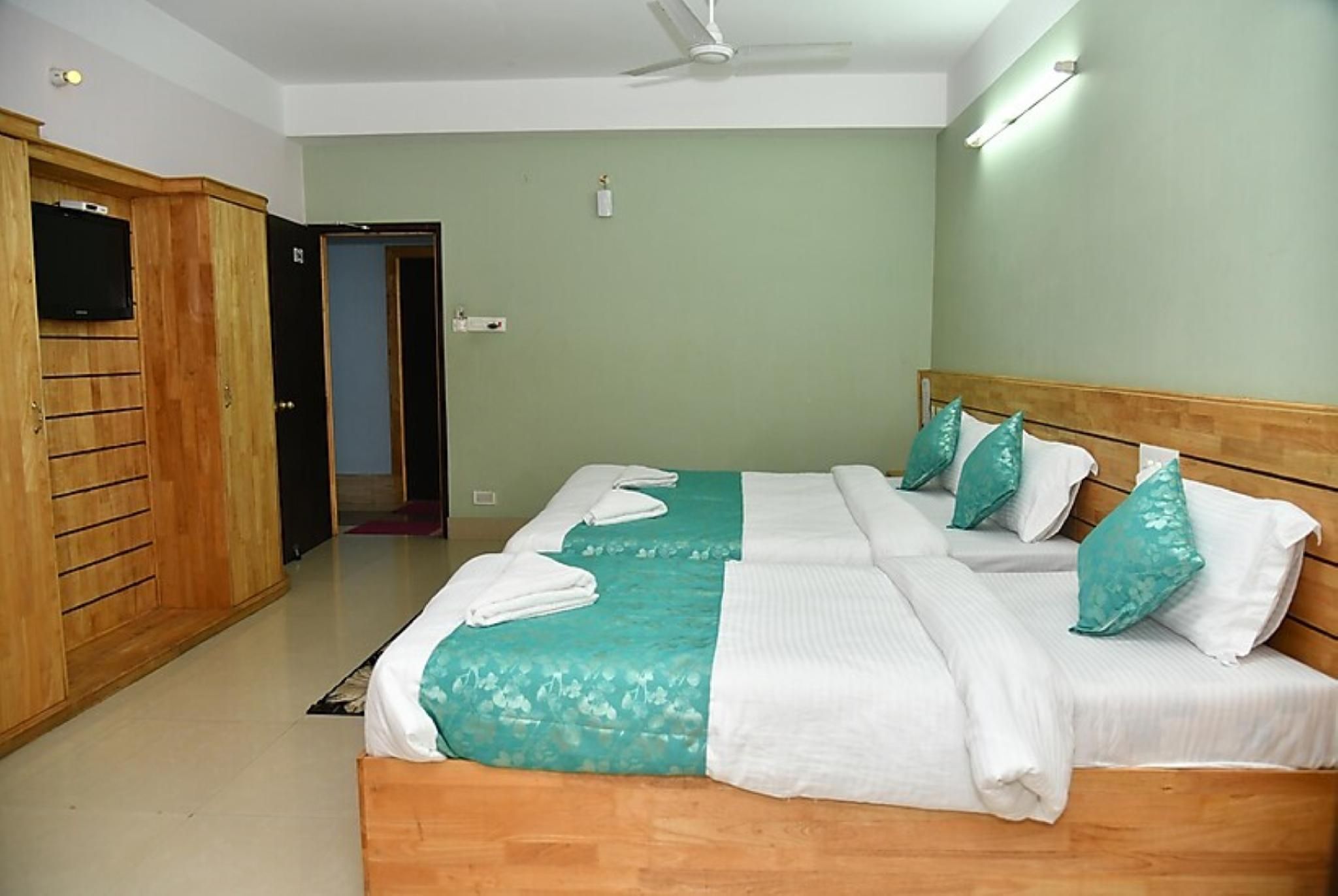 undefined Hotel Sea Rock 5