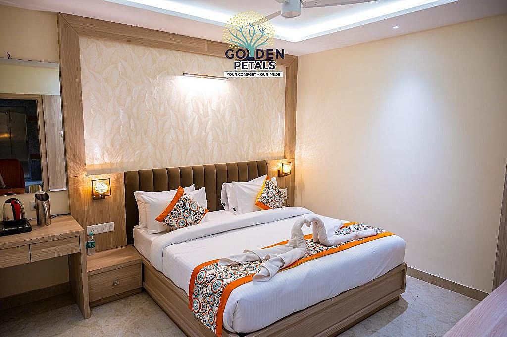 Hotel Golden Petals Deluxe Double Room 5