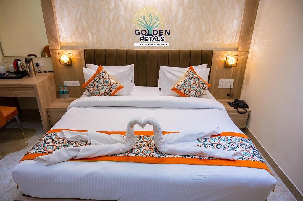 Hotel Golden Petals Deluxe Double Room 3