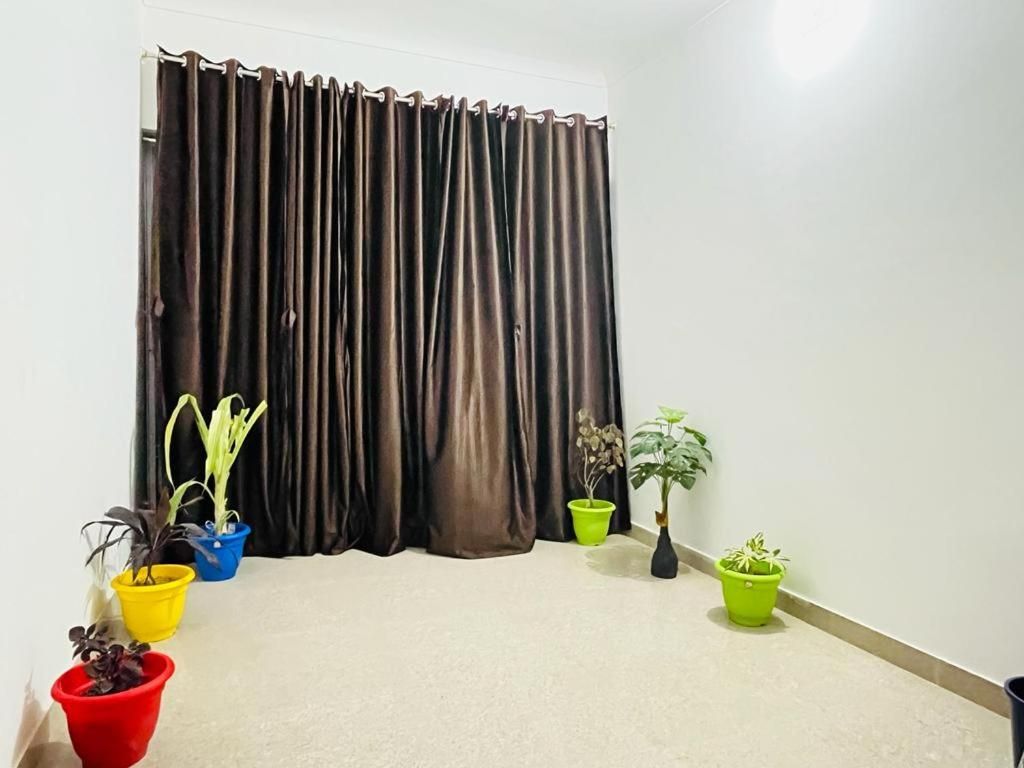 Ashok Aashram AC Deluxe Room 10