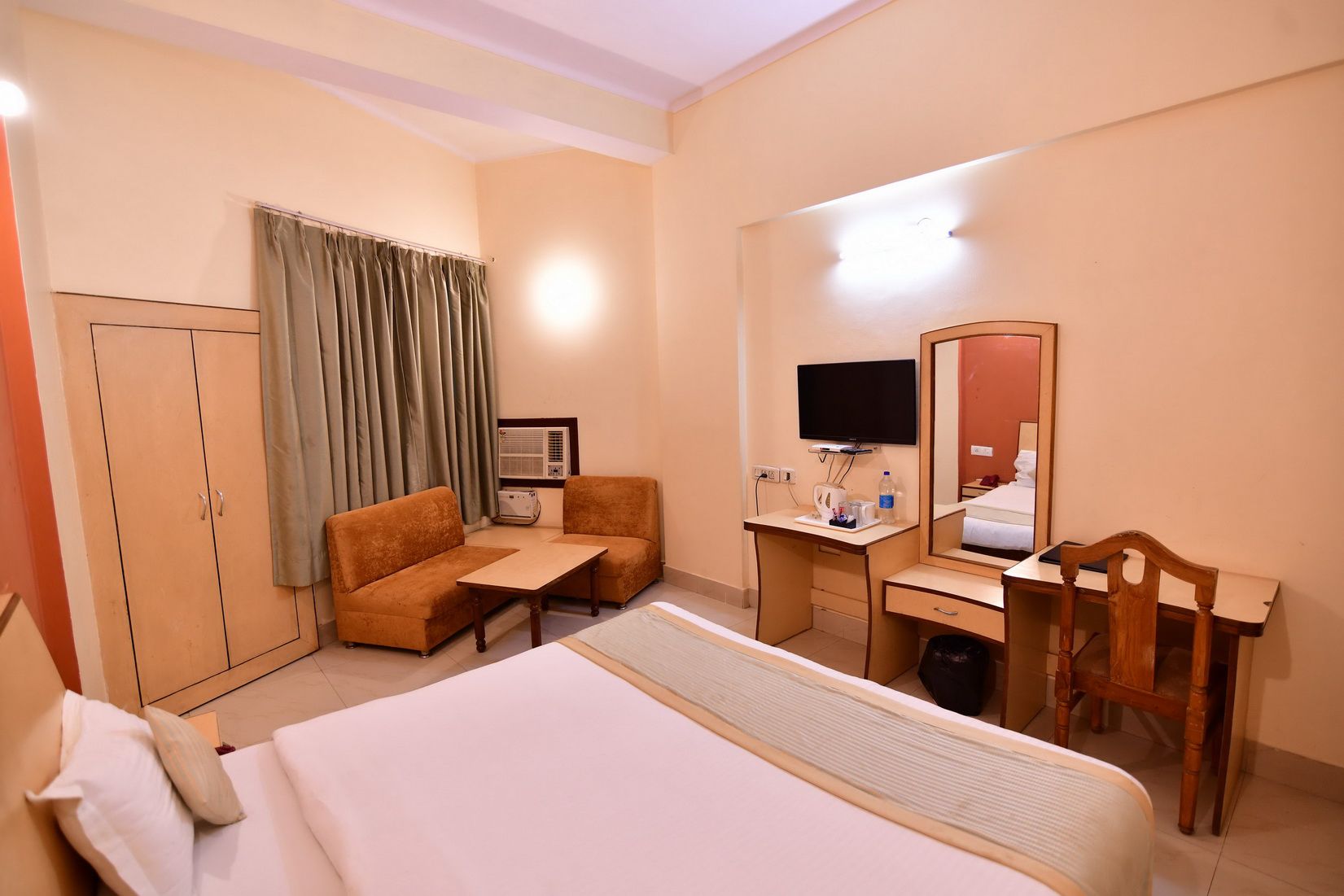 Hotel Krishna Palace Executive 5