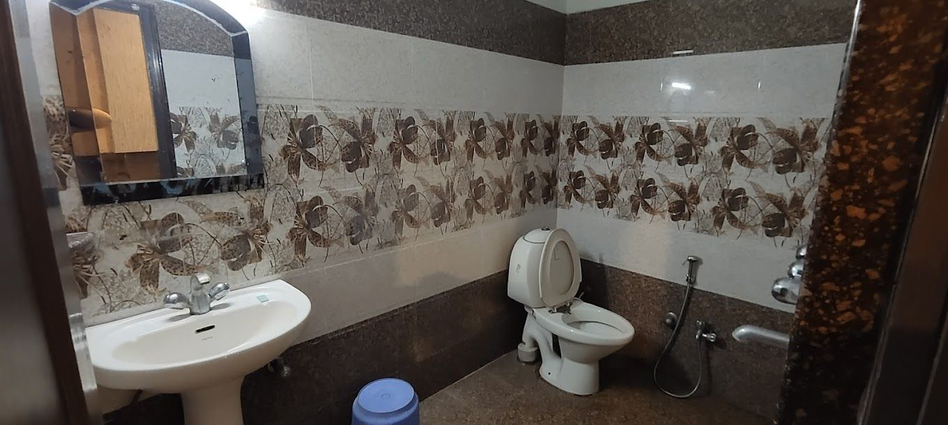 Hotel Shane Avadh. AC Room (Economy) 2