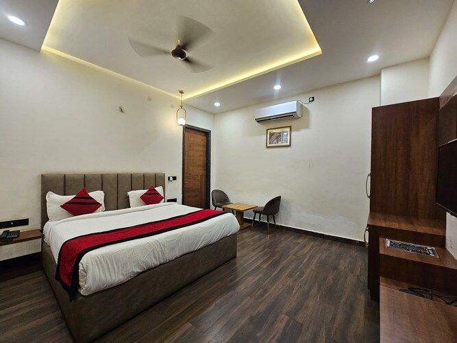 Deluxe Double Bed Room