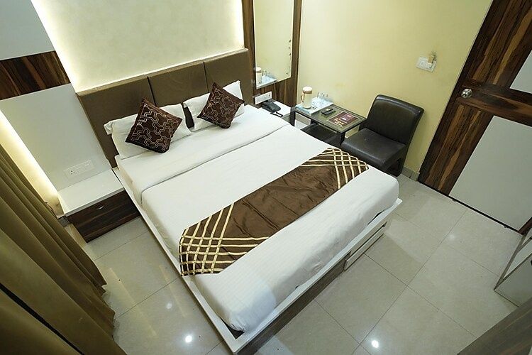Rajkamal Best Hotel Near Varanasi Railway Station Economy Room