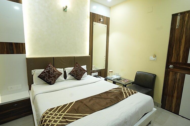 Rajkamal Best Hotel Near Varanasi Railway Station Economy Room 2