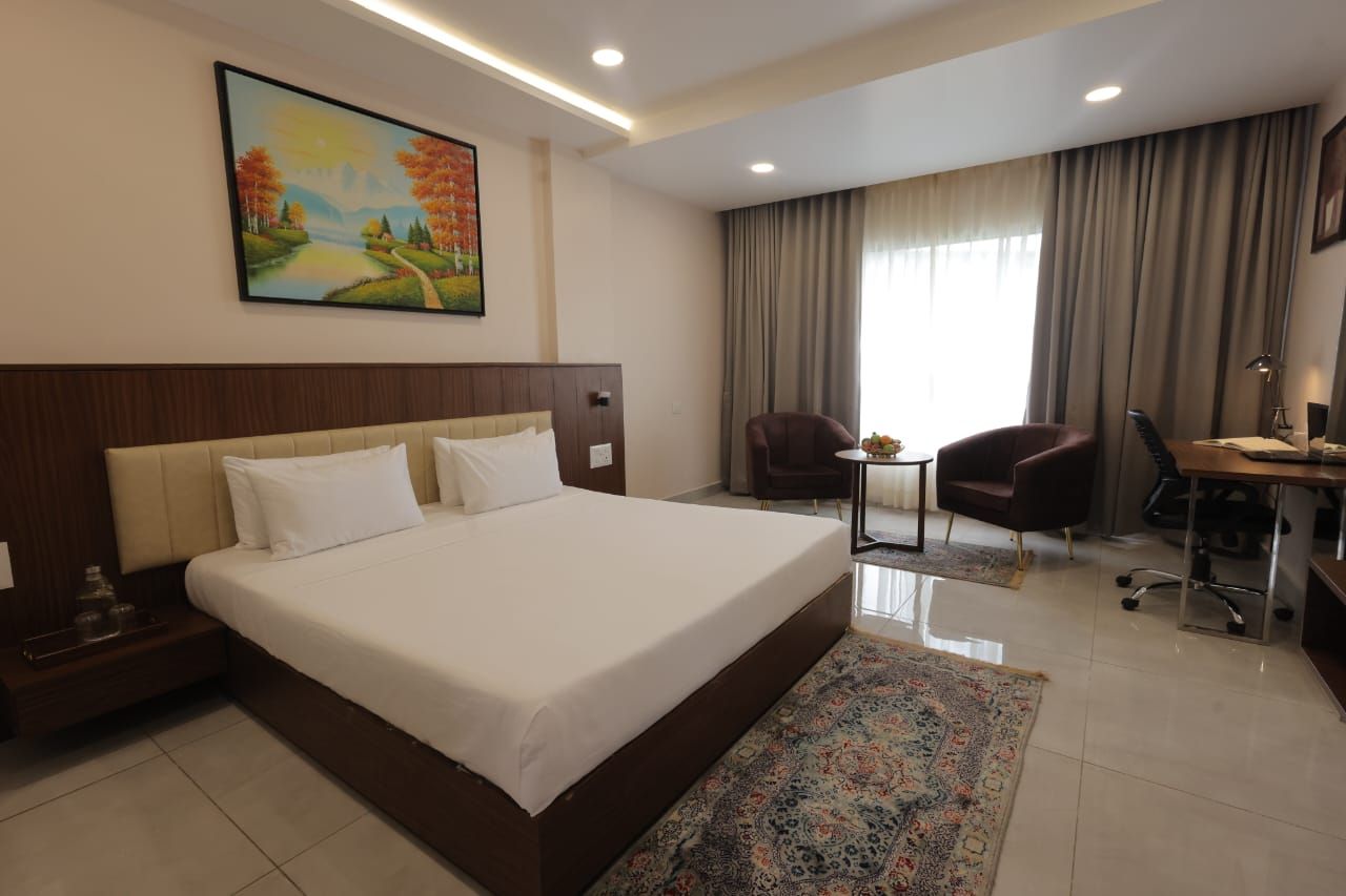 Grand Deluxe room with King Bed