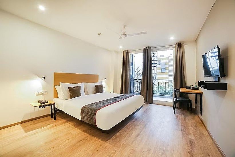 The Archer Gold Gold Deluxe Room With Balcony 2