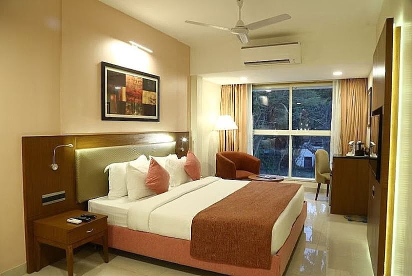 Evoke Lifestyle Candolim Deluxe Room 5
