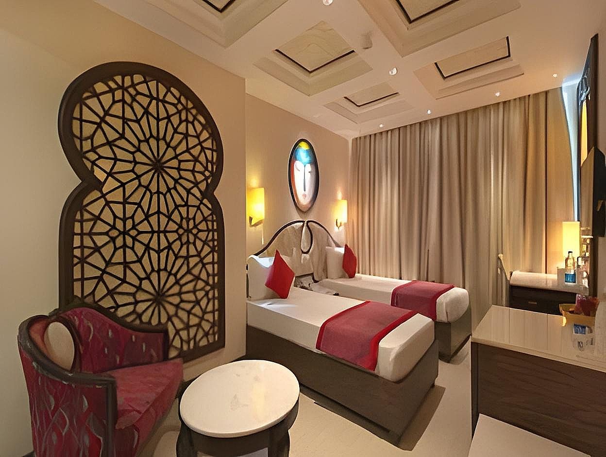 The First Hotel Deluxe Room with Exclusive Food Discounts 3