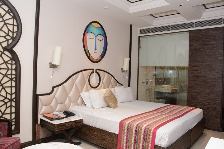 The First Hotel Deluxe Room with Exclusive Food Discounts