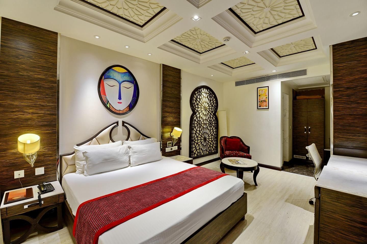 The First Hotel Deluxe Room with Exclusive Food Discounts 7