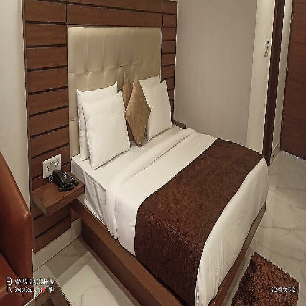 Deluxe Room (Non-View)