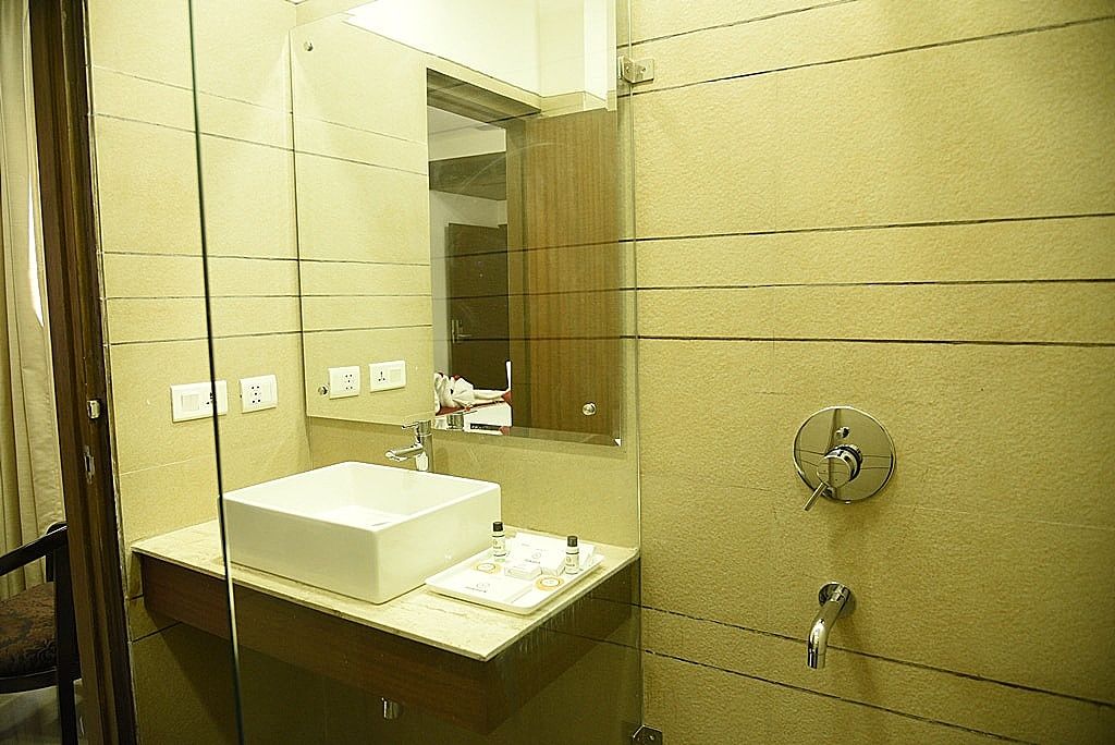 Hotel Mandarin Square Deluxe Room 13