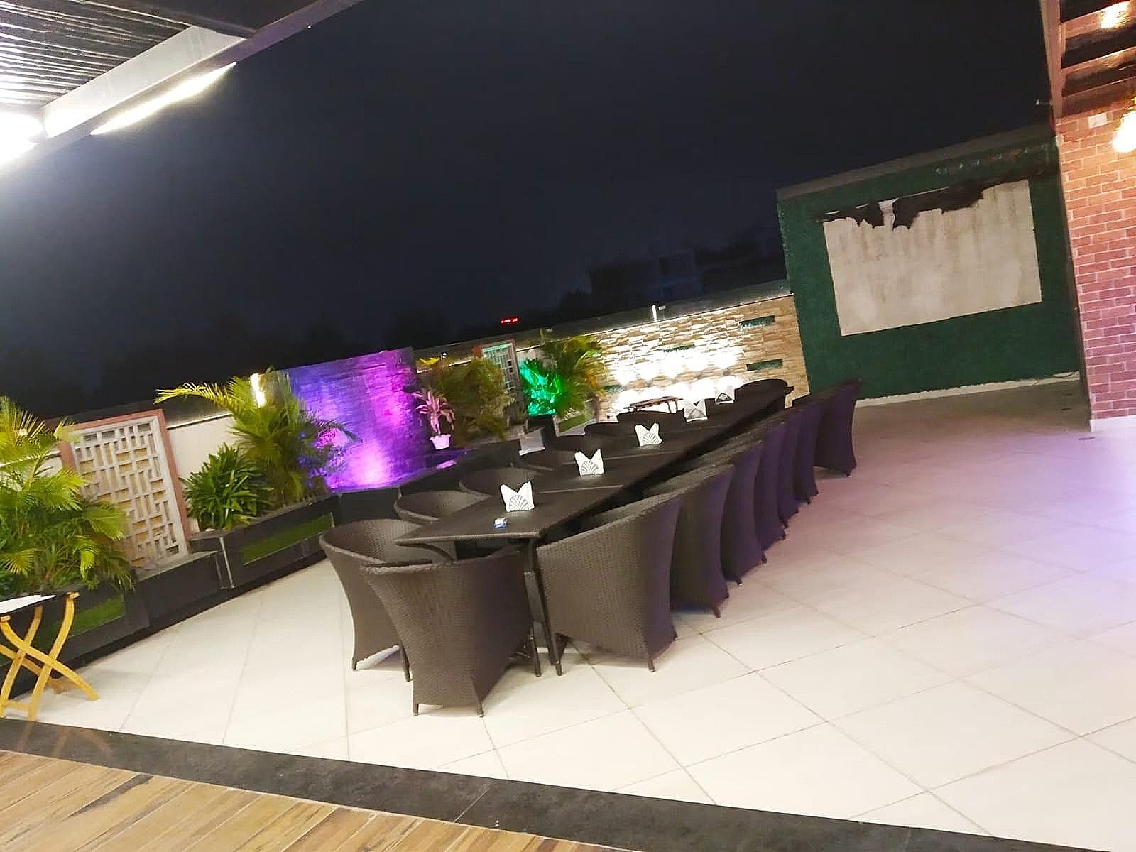 Food & Dining
