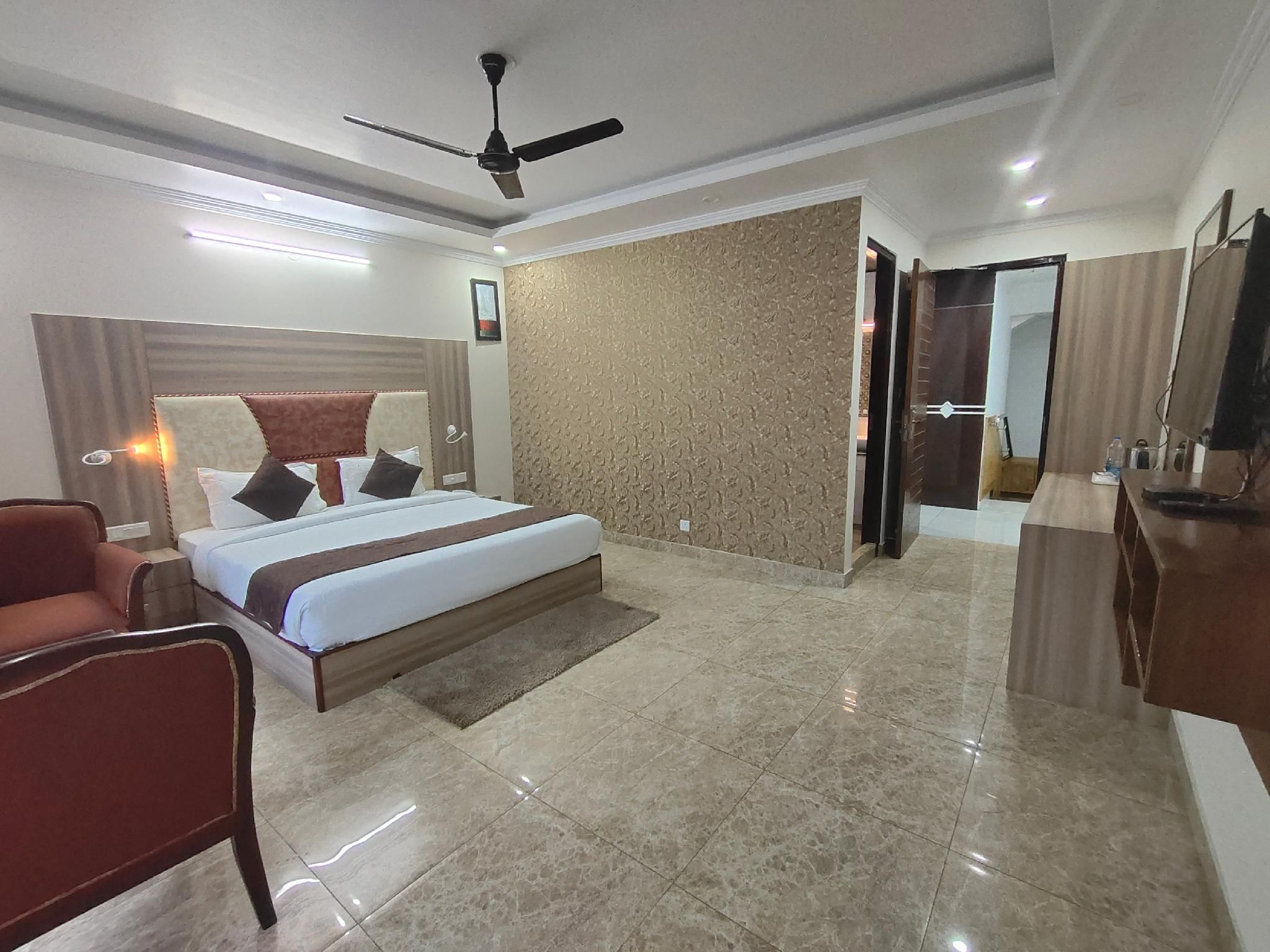 Superior Room for 2 People