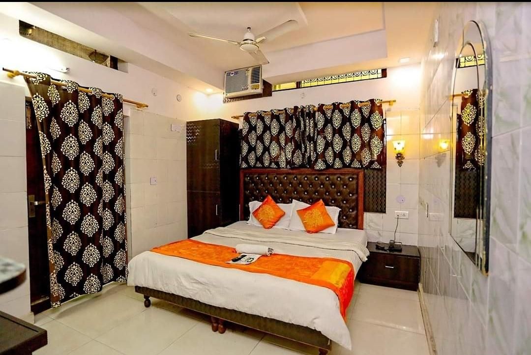 Hotel Embassy Standard Double Bed Room Non AC 8