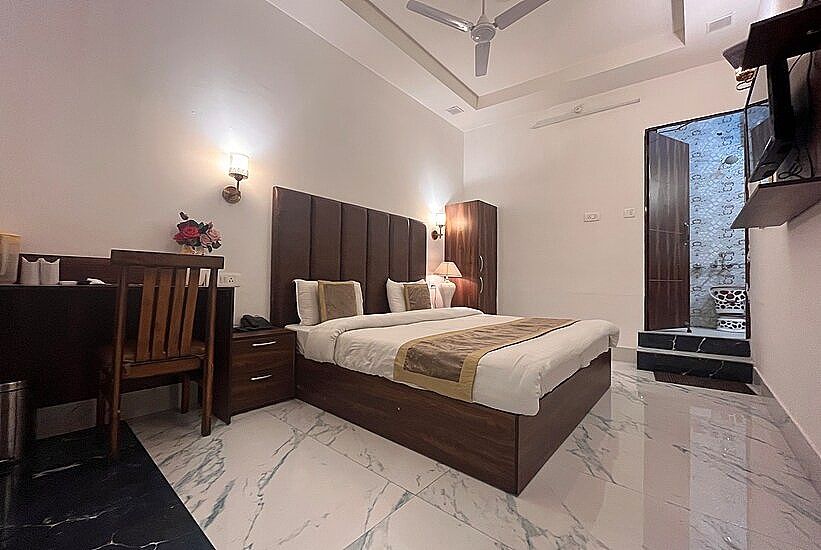 Hotel Embassy Standard Double Bed Room Non AC 2