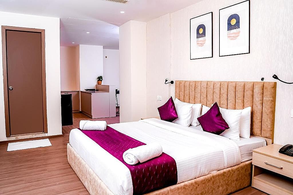 One BHK Suite with Kitchenette