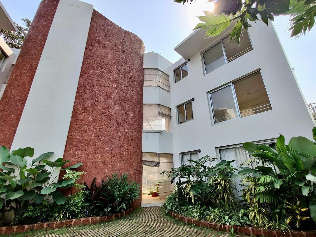 HideAway 1 BHK, Parra