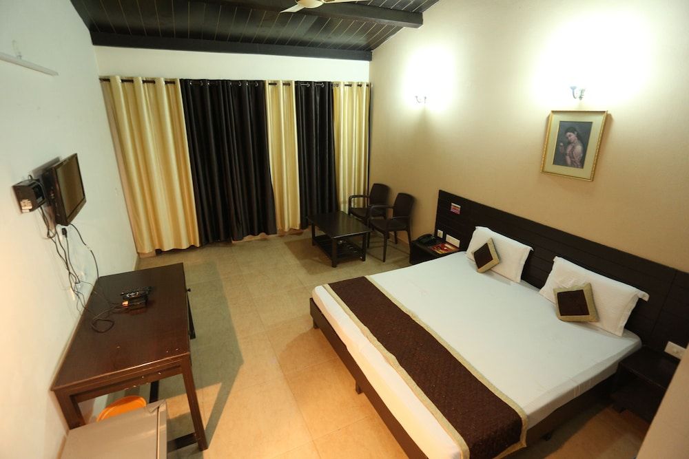 ECKO Kasang Regency Hill Resort Deluxe Room 6