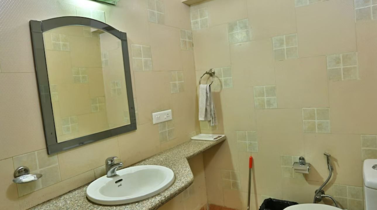 ECKO Kasang Regency Hill Resort Deluxe Room 12