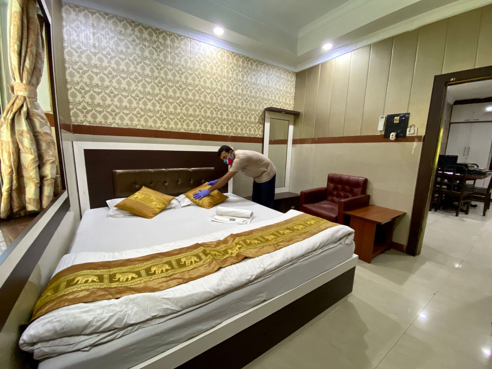 Standard Room with Common Bathroom