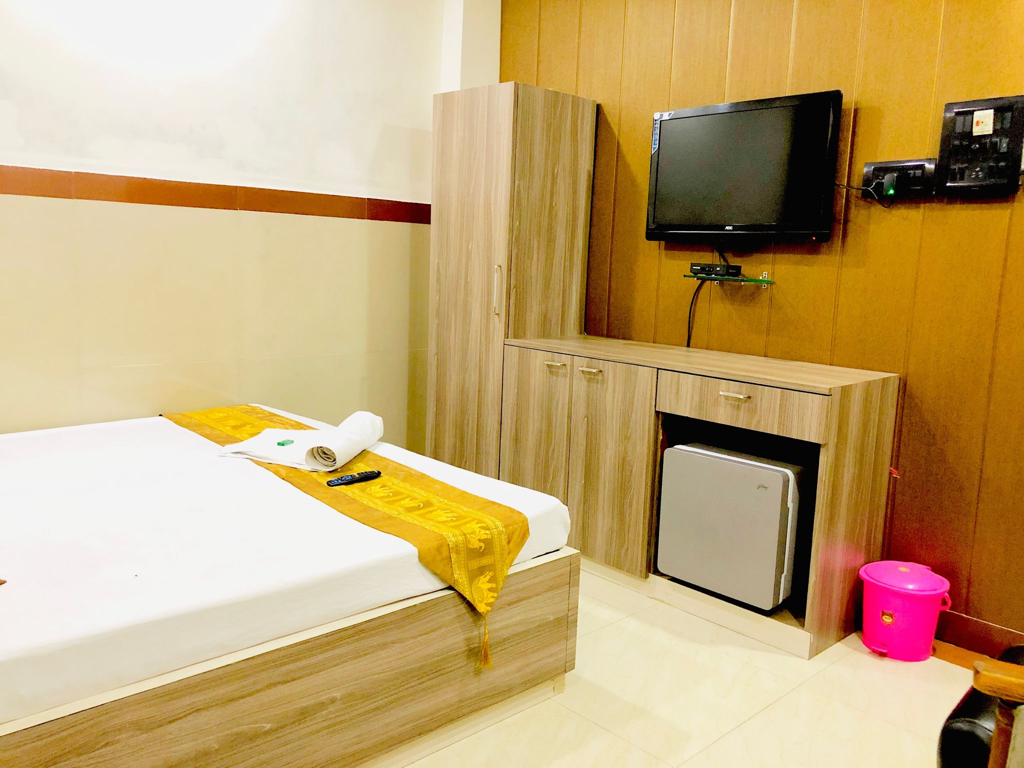 Deluxe Room with Attached Bathroom