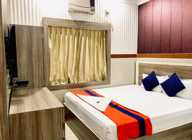 Deluxe Room with Attached Bathroom