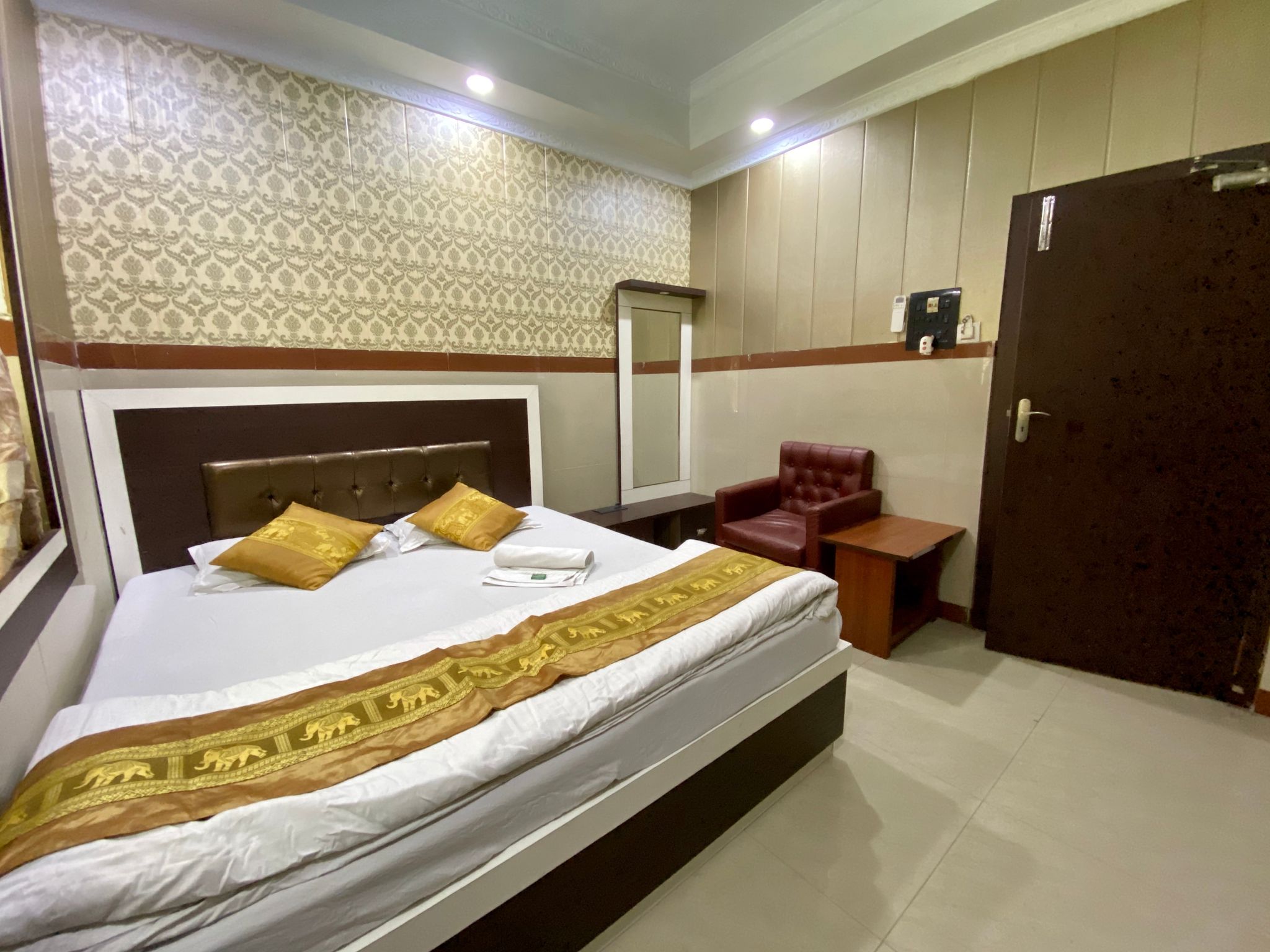 Standard Room with Common Bathroom