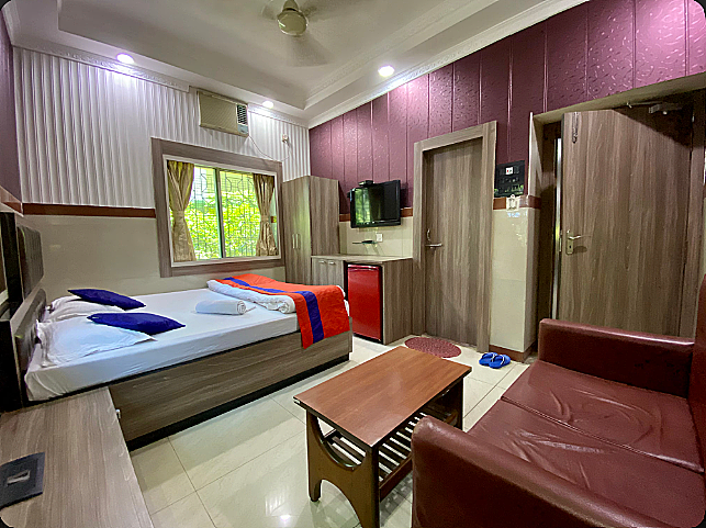 Super Deluxe Room with Attached Bathroom