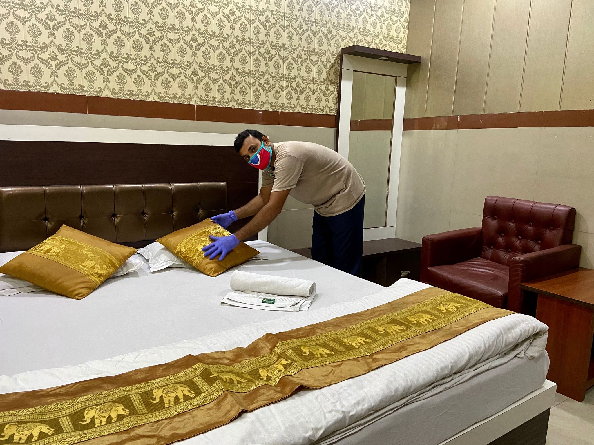 Standard Room with Common Bathroom