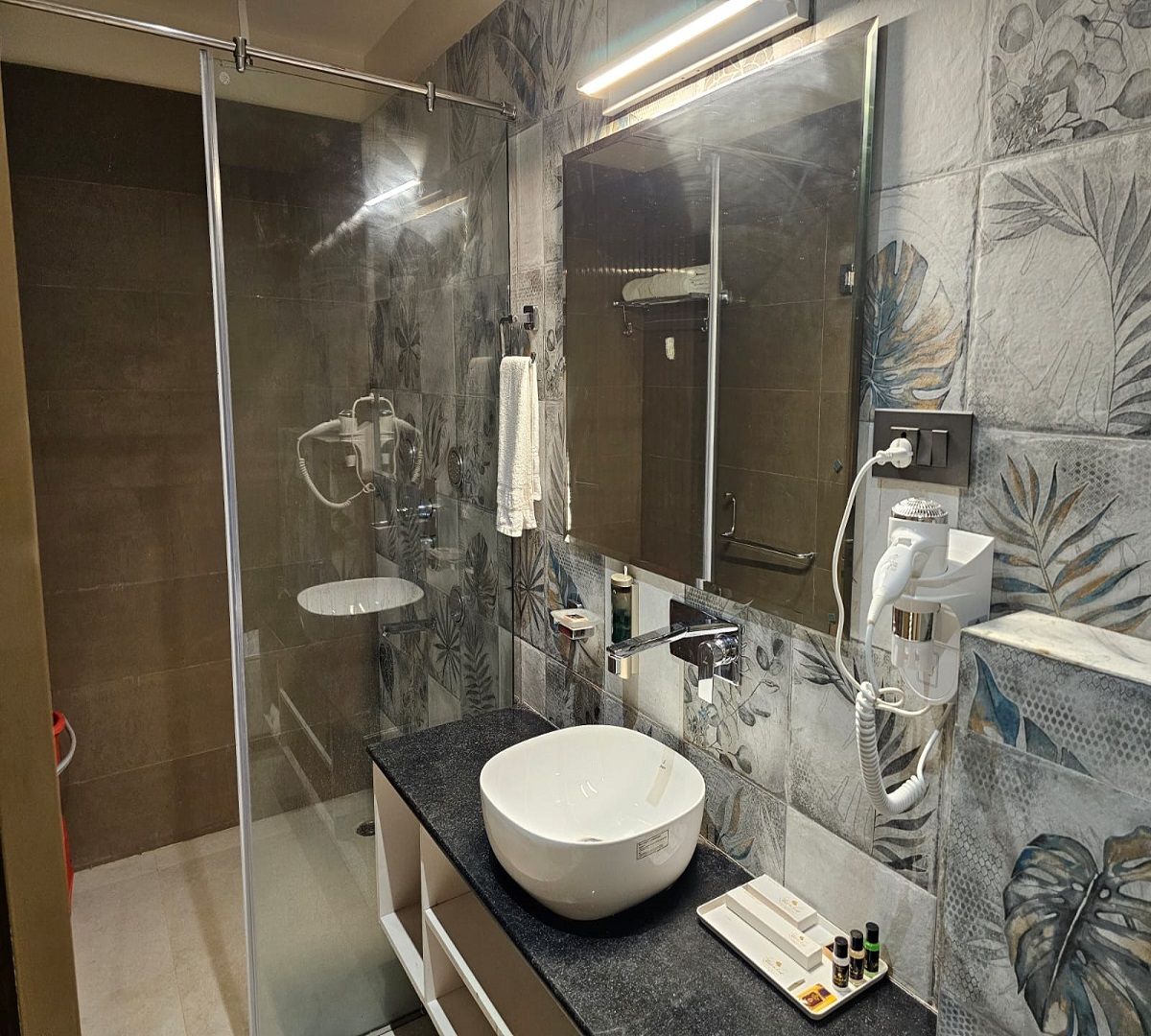 Hotel Gold In Leaf Royal Room 5