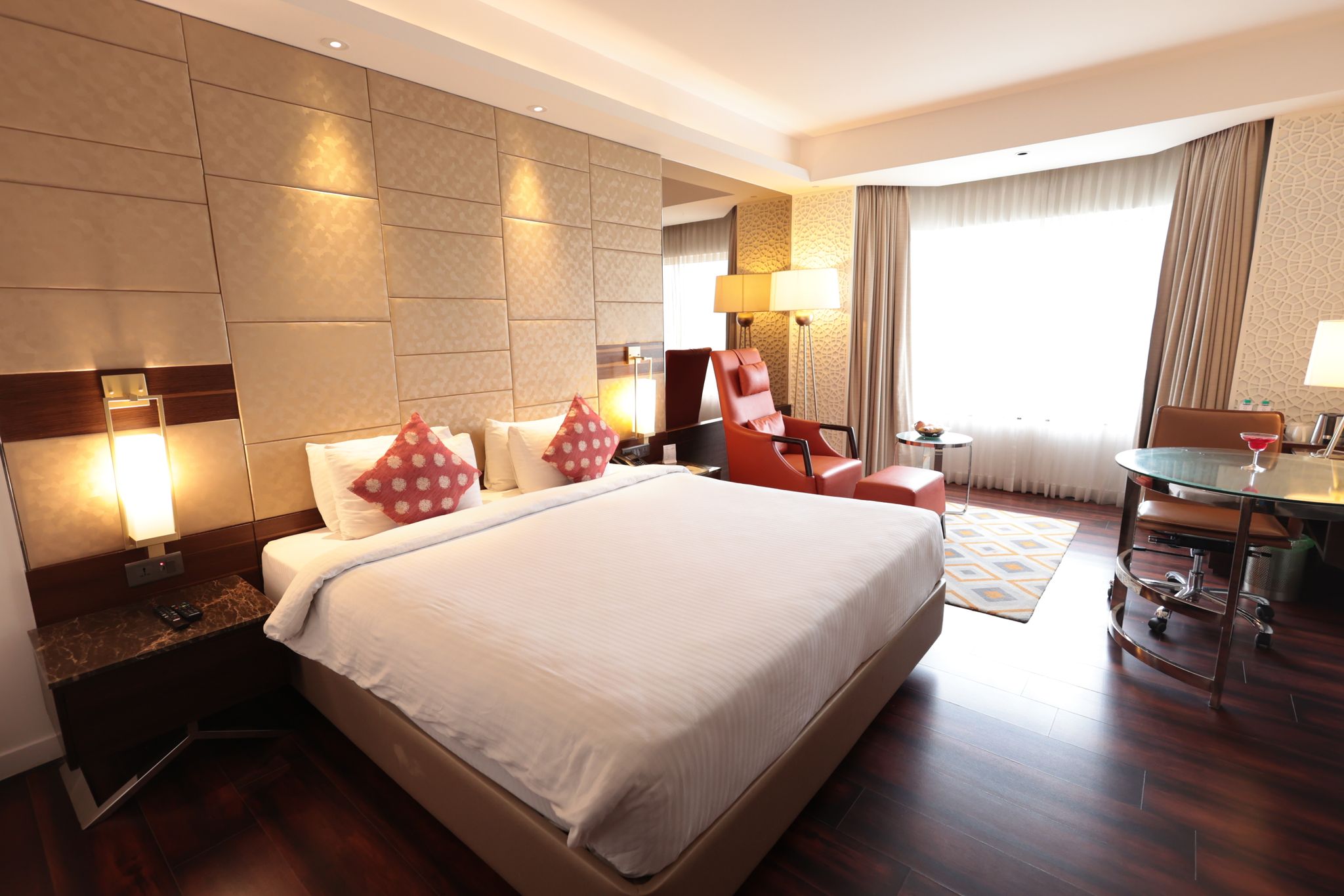 CLub Room - City View