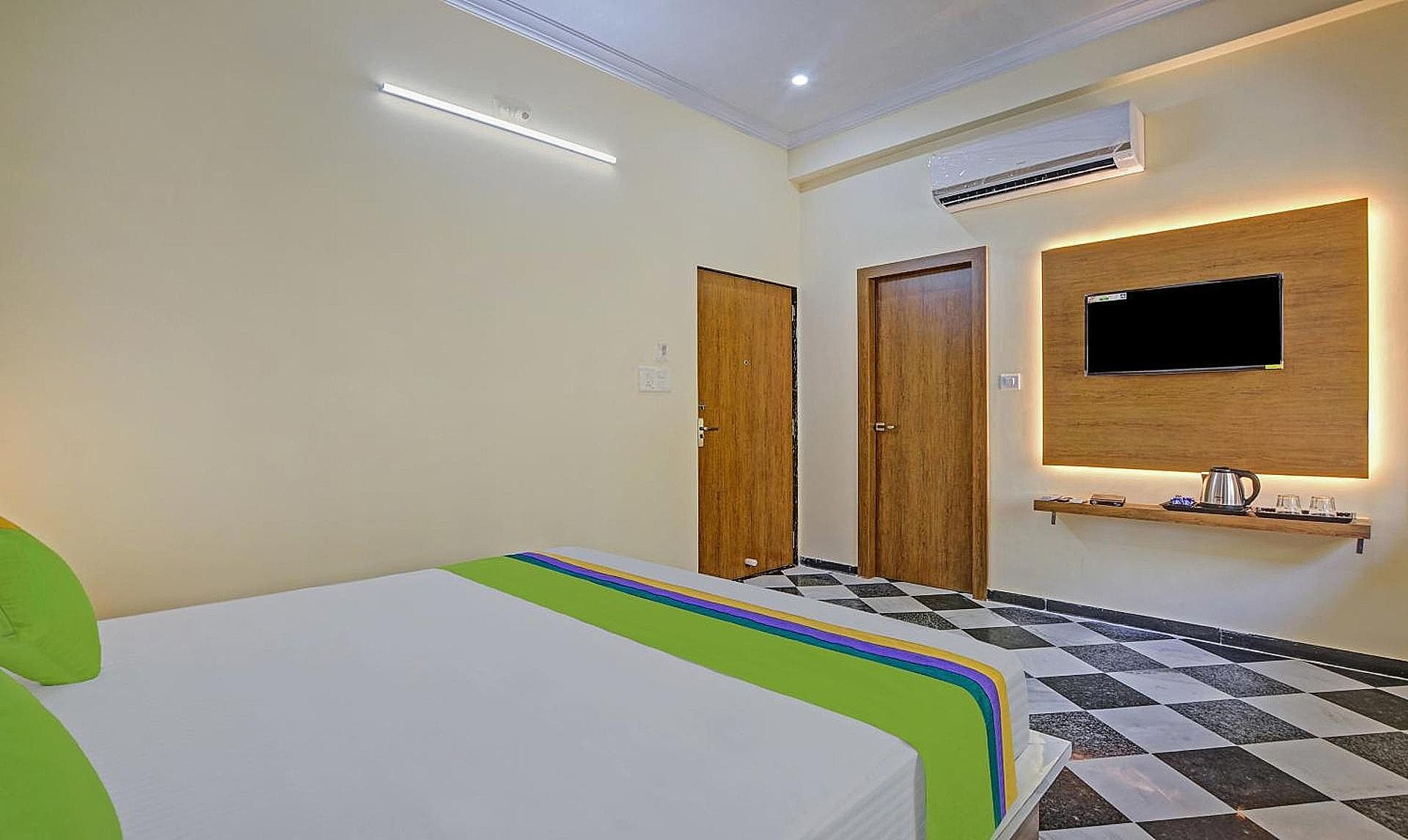 Vishvam Residency Deluxe Room 2