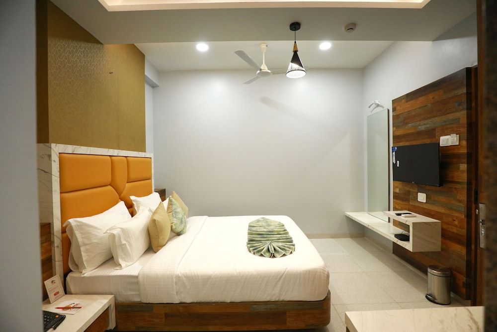 Hotel The Grand Ladhukara Deluxe Room (Non View Room) 6