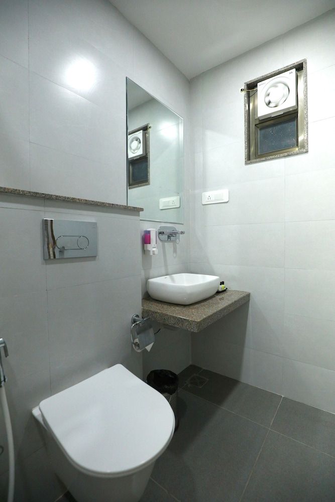 Hotel The Grand Ladhukara Deluxe Room (Non View Room) 12