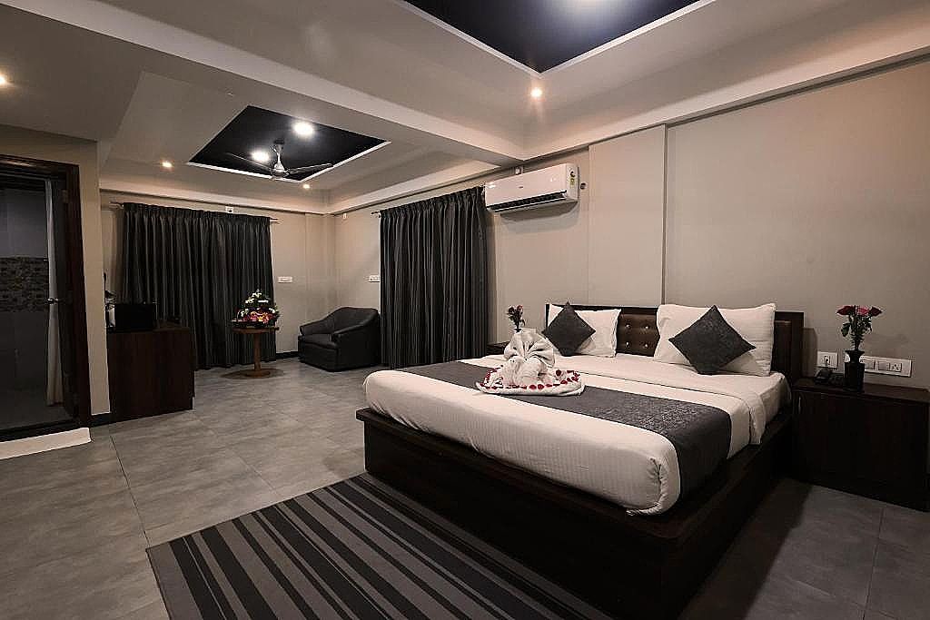 Suite Room with Balcony