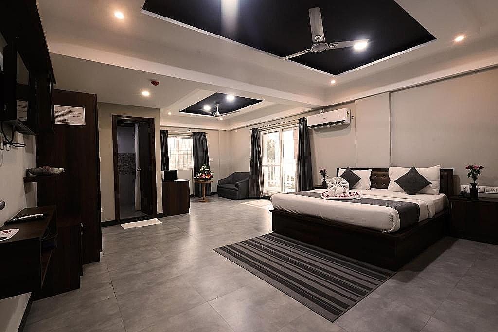 Suite Room with Balcony