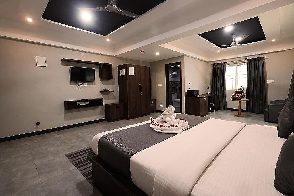 Suite Room with Balcony