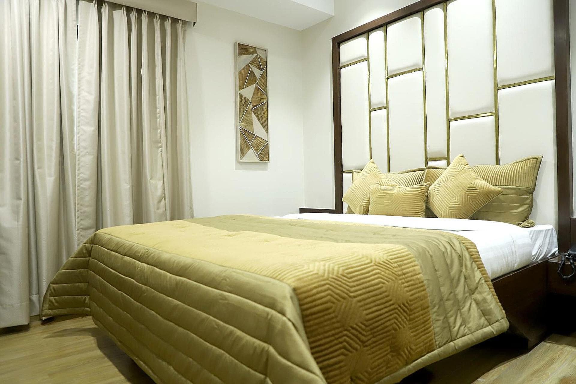 Standard King Room