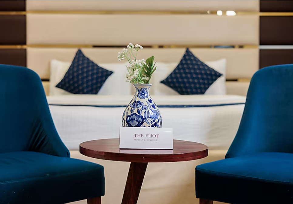 The Eliot Hotel & Banquet Deluxe Room 3