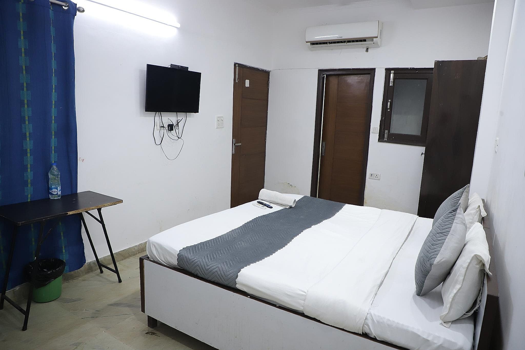 Pearl Residency inn Deluxe Room 2