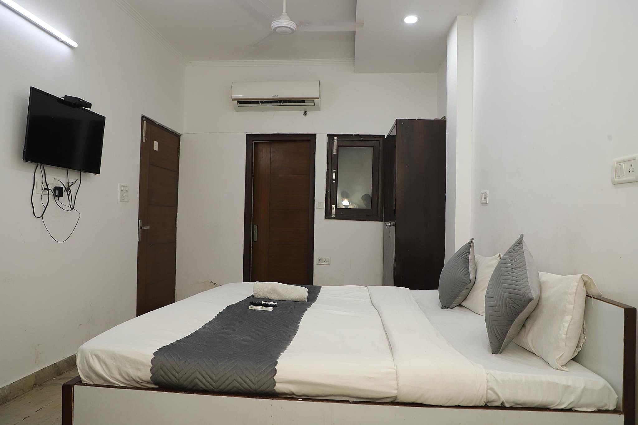 Pearl Residency inn Deluxe Room 3