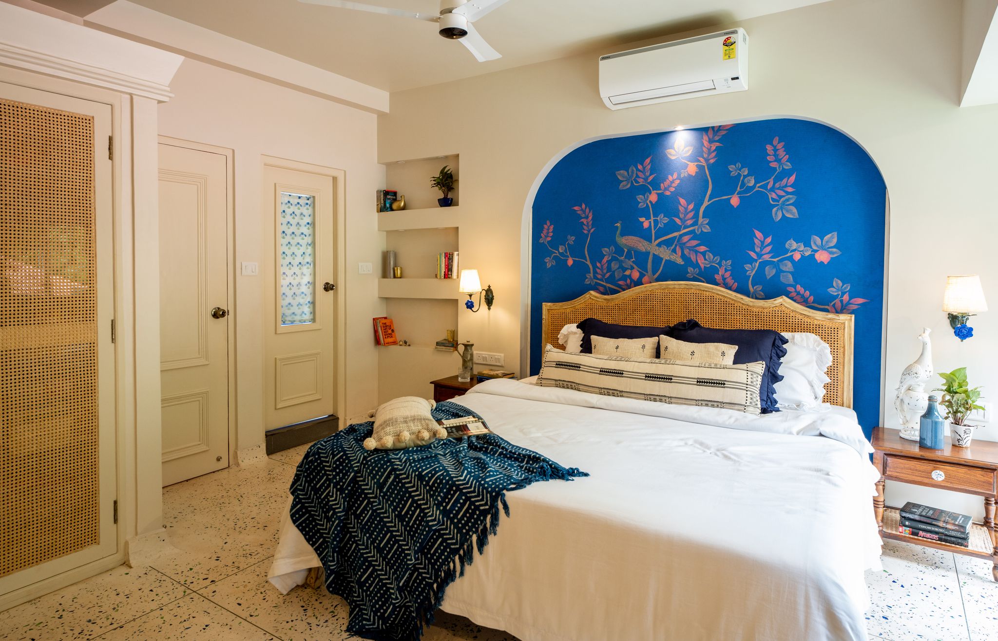 Elivaas BluDoor Luxury 5BHK Villa with Private Pool Elivaas BluDoor - Luxury 5BHK Villa with Private Pool