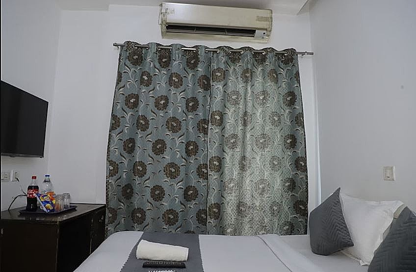 undefined Hotel Shilo Inn 8